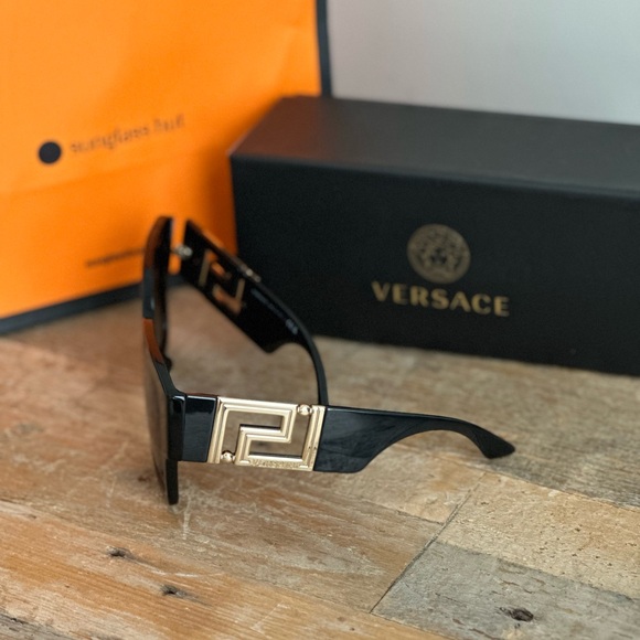 Versace sunglasses - Picture 7 of 7